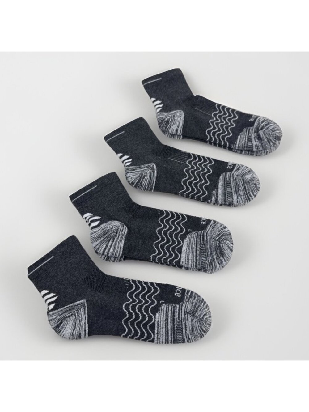 Quince Women's Performance Running Quarter Socks 4-Pack in Grey Size XS/S 4-6